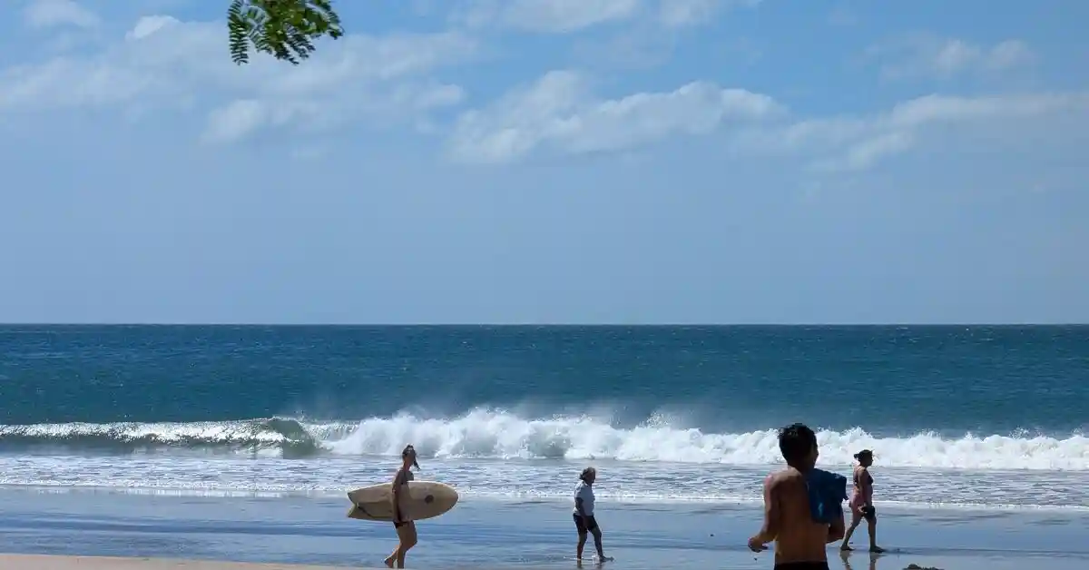 Как я Храбро гулял по Никарагуа 5: Чем отличается "Америка" от "Америки", Чемпионат по Патриотизму, как вести себя на Волнах: овцы и волки