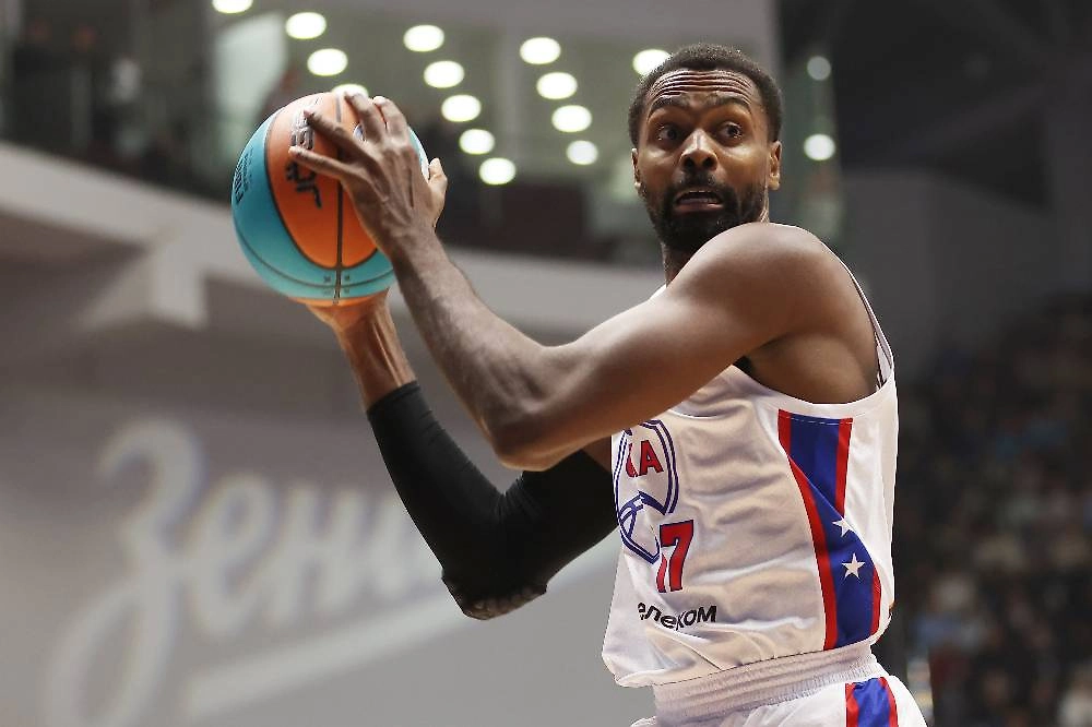 Баскетболист ЦСКА простудился и загремел в больницу