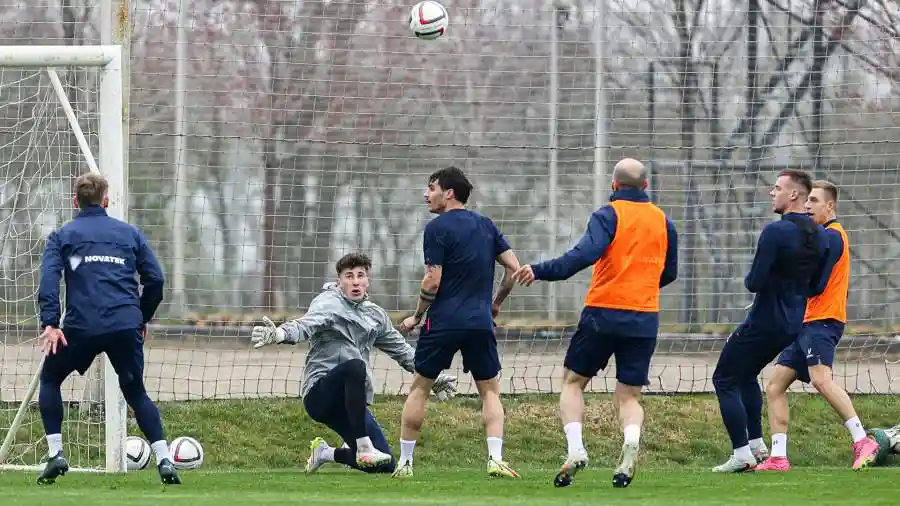 Себя посмотреть, других показать: зачем России нужен матч с Никарагуа