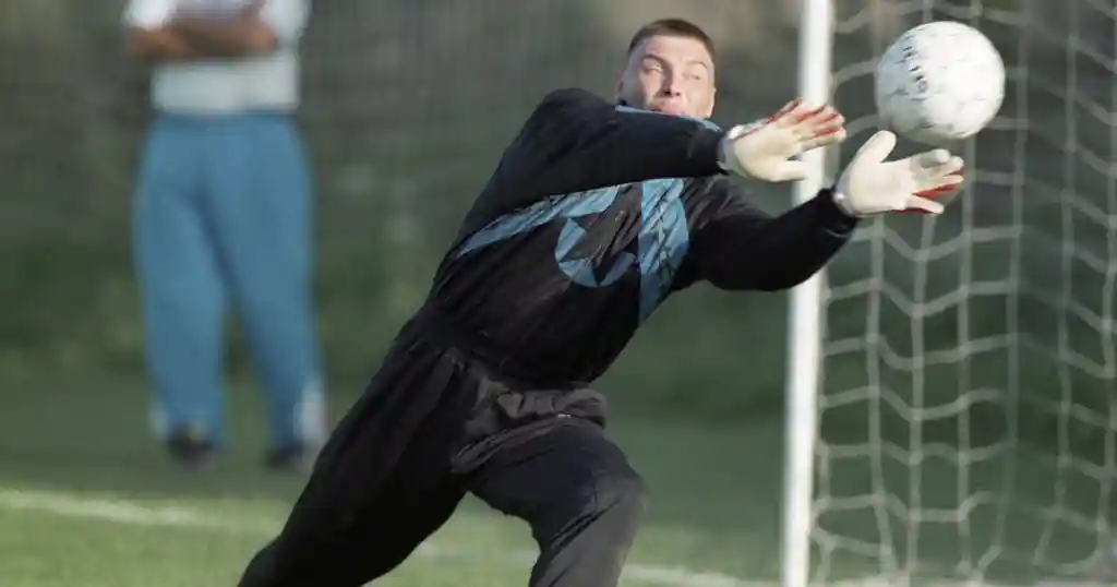 Овчинников — о том, как в Ростове играл без перчаток: «Семин сипит с бровки: “Надень!” Отвечаю: “Жарко мне”