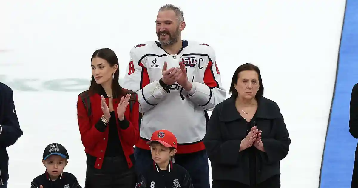 Мама Овечкина о 1000 шайб Александра в НХЛ: «Все 20 с лишним лет ночью не сплю — конечно, я смотрела тот матч. Радуюсь его игре и голам»