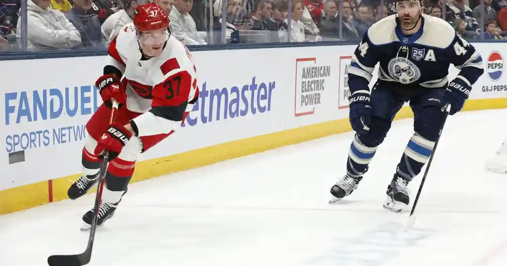 Шайба и передача Свечникова помогли «Каролине» обыграть «Коламбус»