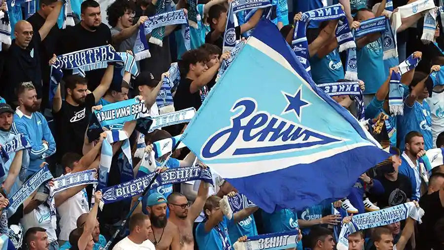 Болельщикам «Зенита» не согласовали баннеры на матч со «Спартаком»