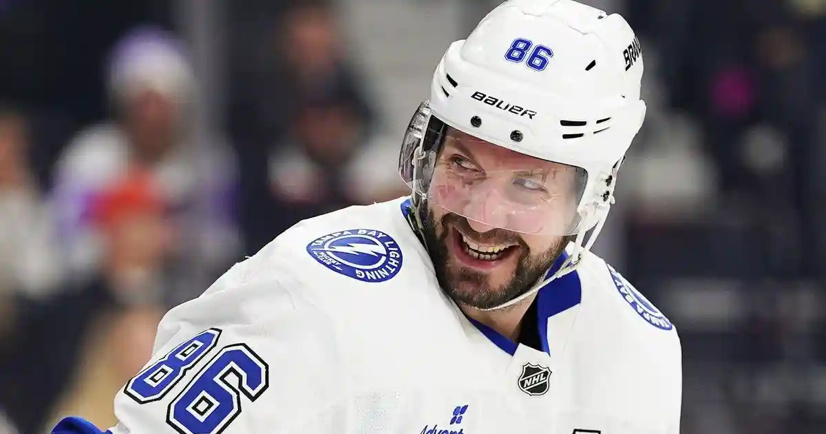 Кучеров обошел Маккиннона в гонке бомбардиров НХЛ