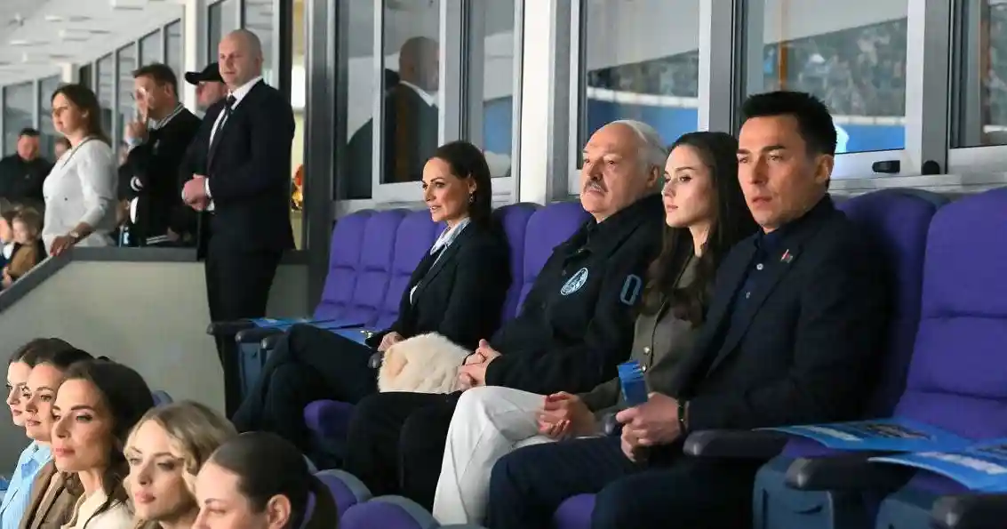 Лукашенко сдержал слово и пришёл поддержать «Динамо-Минск» в плей-офф КХЛ