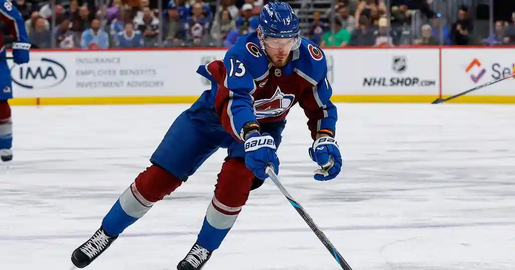 «Колорадо» с Ничушкиным выиграл регулярный чемпионат НХЛ