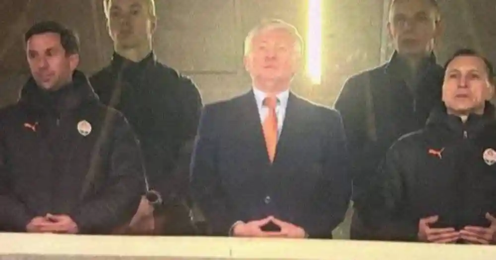 Подозреваемого в коррупции близкого друга Зеленского засняли на футболе в Польше