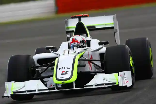 Баттон вернётся за руль чемпионской машины Brawn