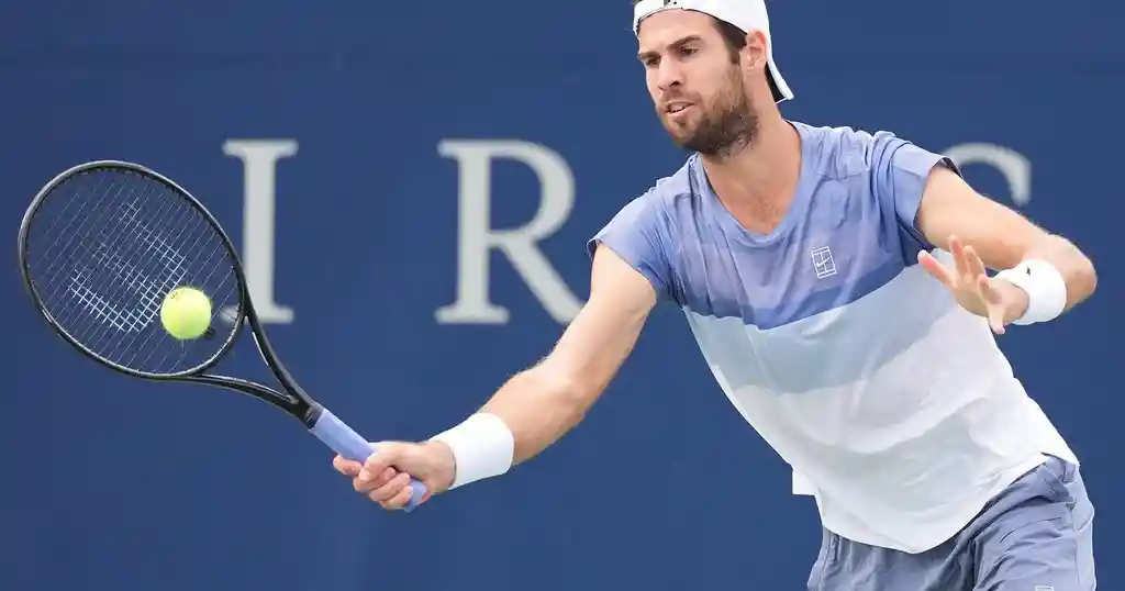 Хачанов второй раз подряд вылетел в первом круге турнира АТР