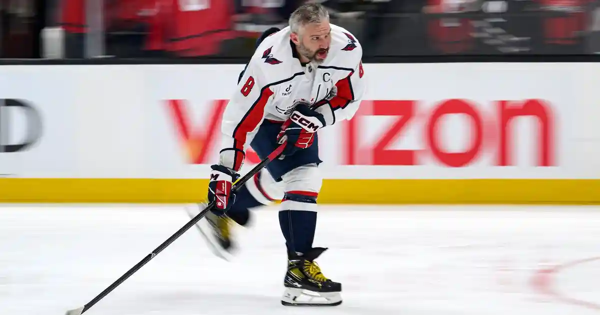 Не забил в пустые ворота, но победил. Каким был последний матч Овечкина