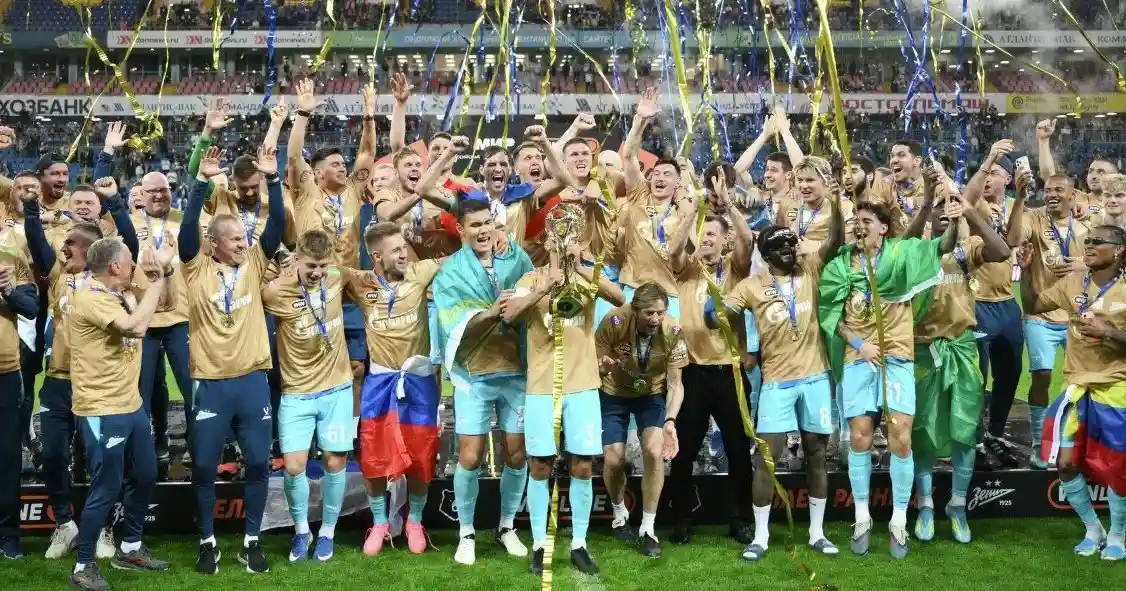«Кто критикует “Зенит”, вспомните, как “Спартак” стал чемпионом тоже с пенальти. Чемпионские матчи такие и бывают — тяжелые, натужные». Генич об игре с «Ростовом»