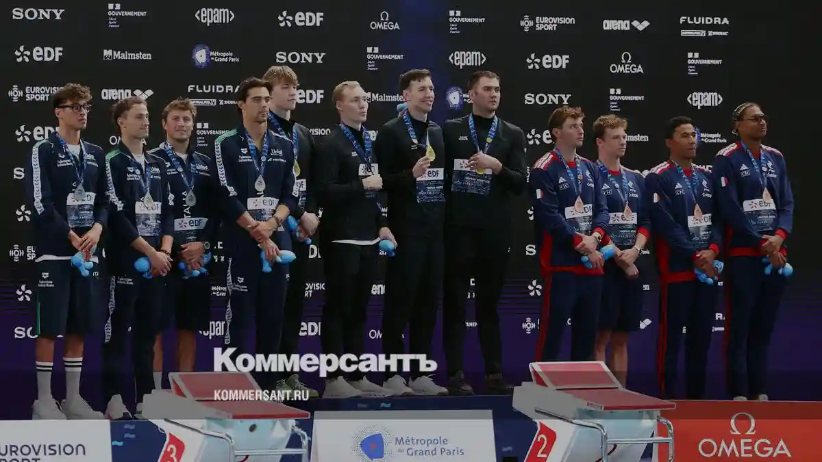 В тройке удалой // Сборная России завершила чемпионат Европы по водным видам спорта еще пятью медалями