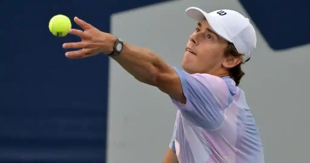 Алекс де Минор проиграл 70-й ракетке мира на US Open