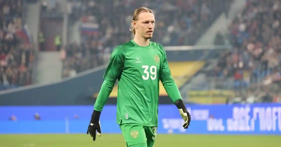 Сафонов о 2:0 с Ираном: «Матч прошел под нашим контролем, для меня было важно сыграть на ноль. Большое удовольствие, когда болельщики гонят вперед — спасибо, Казань!»