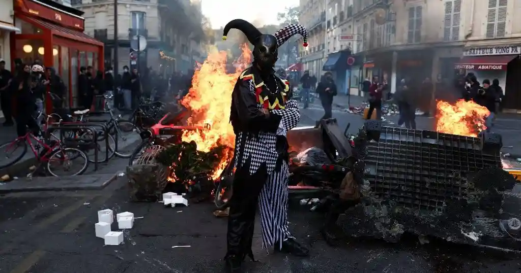 Матч чемпионата Франции между «ПСЖ» и «Лионом» перенесли из-за протестов